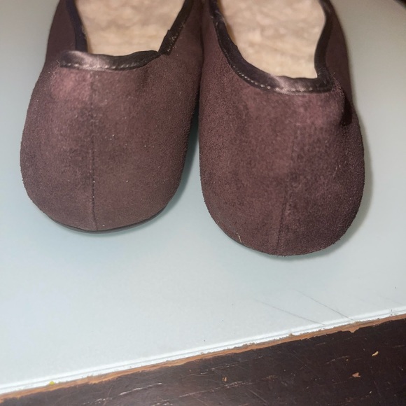 Ugg suede leather sheepskin lined flats - Picture 3 of 10